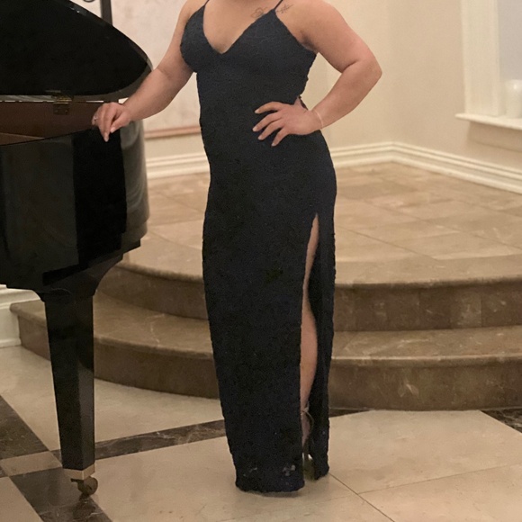 Size 4 dress - Picture 2 of 3